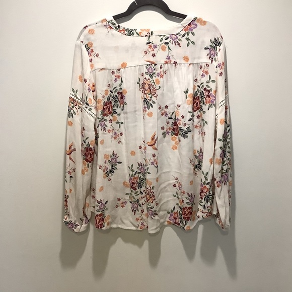 En creme top Blouse Boho White Floral Long Sleep Size S V-neck Spring - Picture 5 of 7